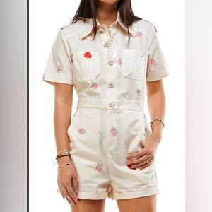 Creamy strawberry print Shortall